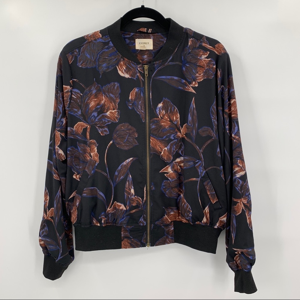 Everly Lightweight Black Floral Bomber Jacket Size Large